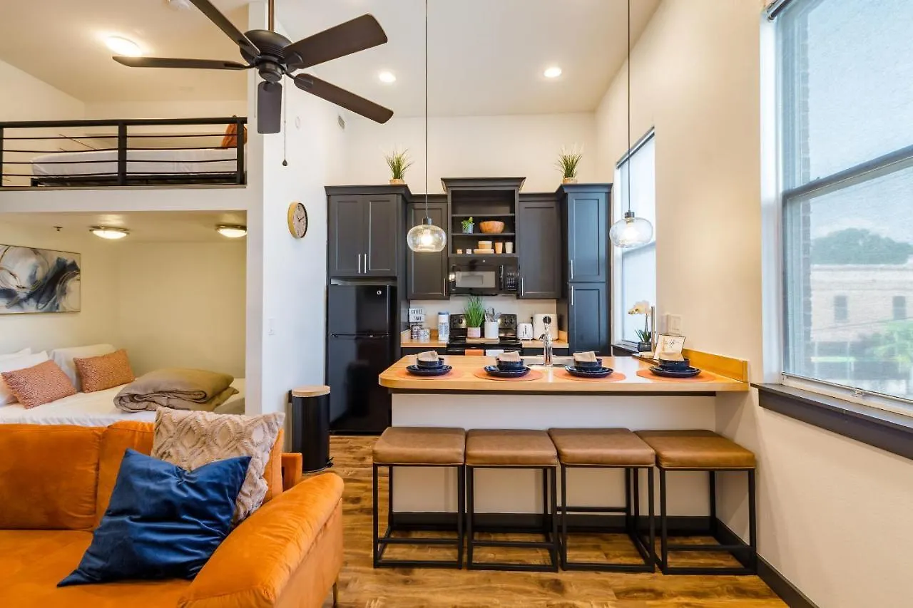 Old West Studio Lofts West Tampa